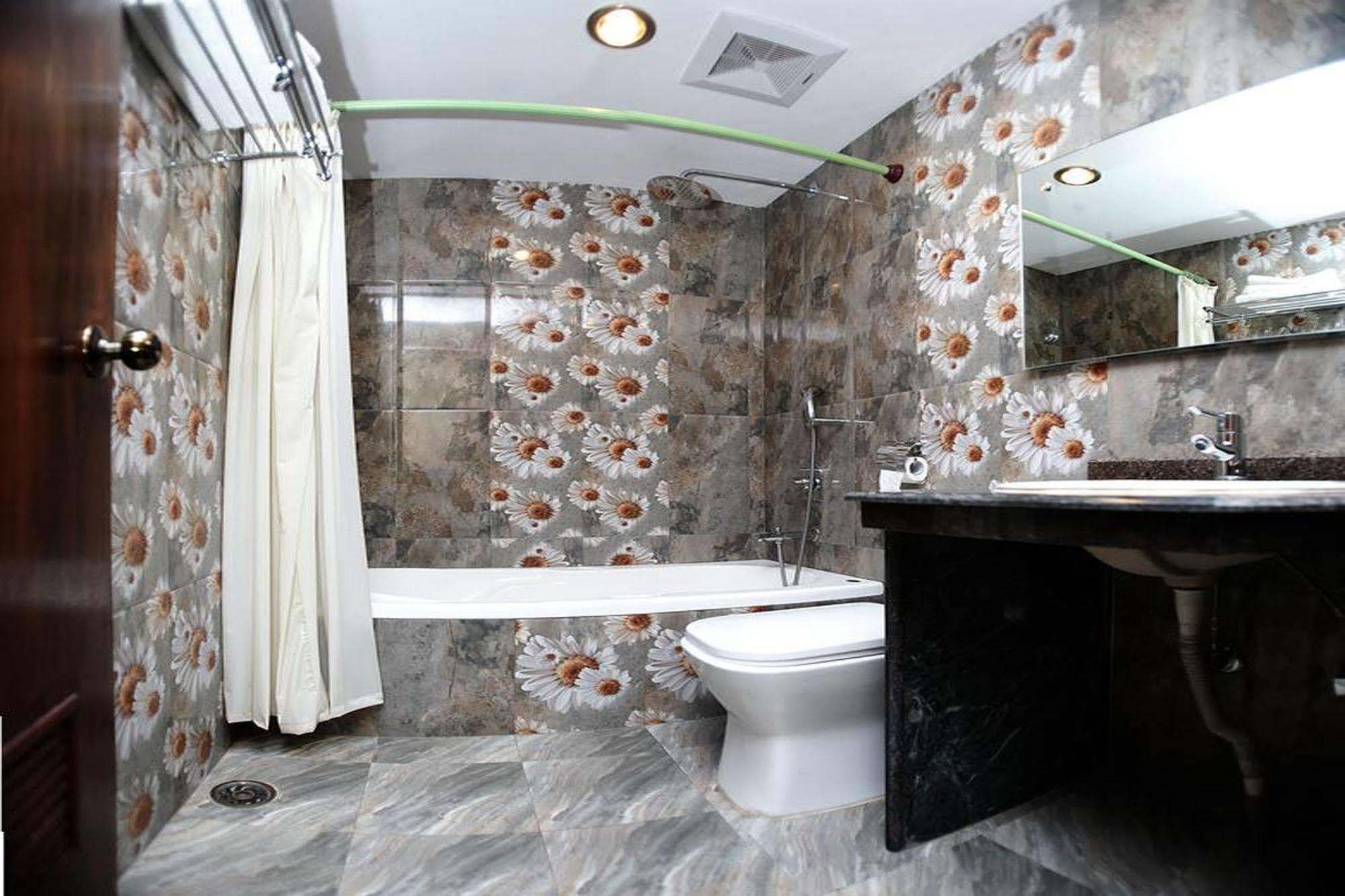 Hotel Dandelion Покхара Экстерьер фото