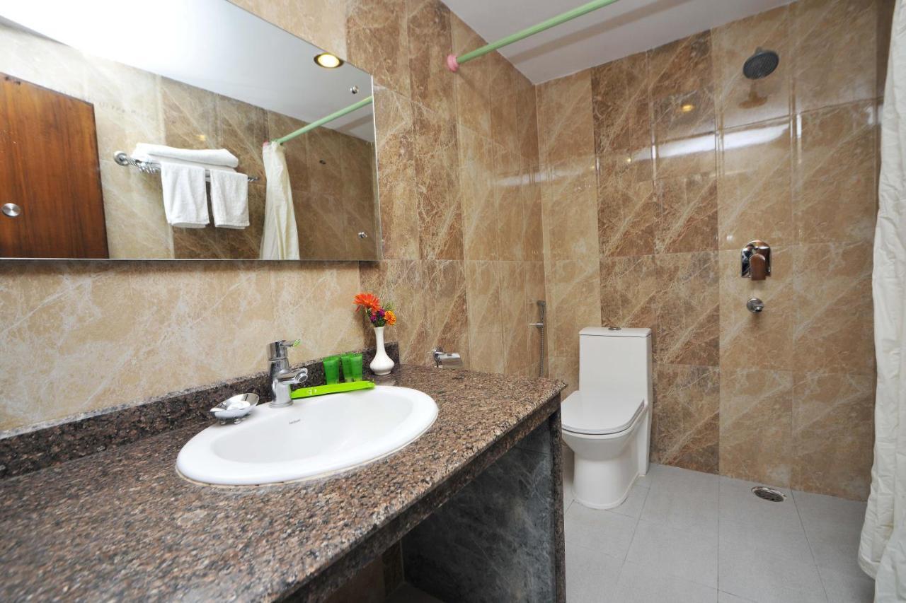 Hotel Dandelion Покхара Экстерьер фото