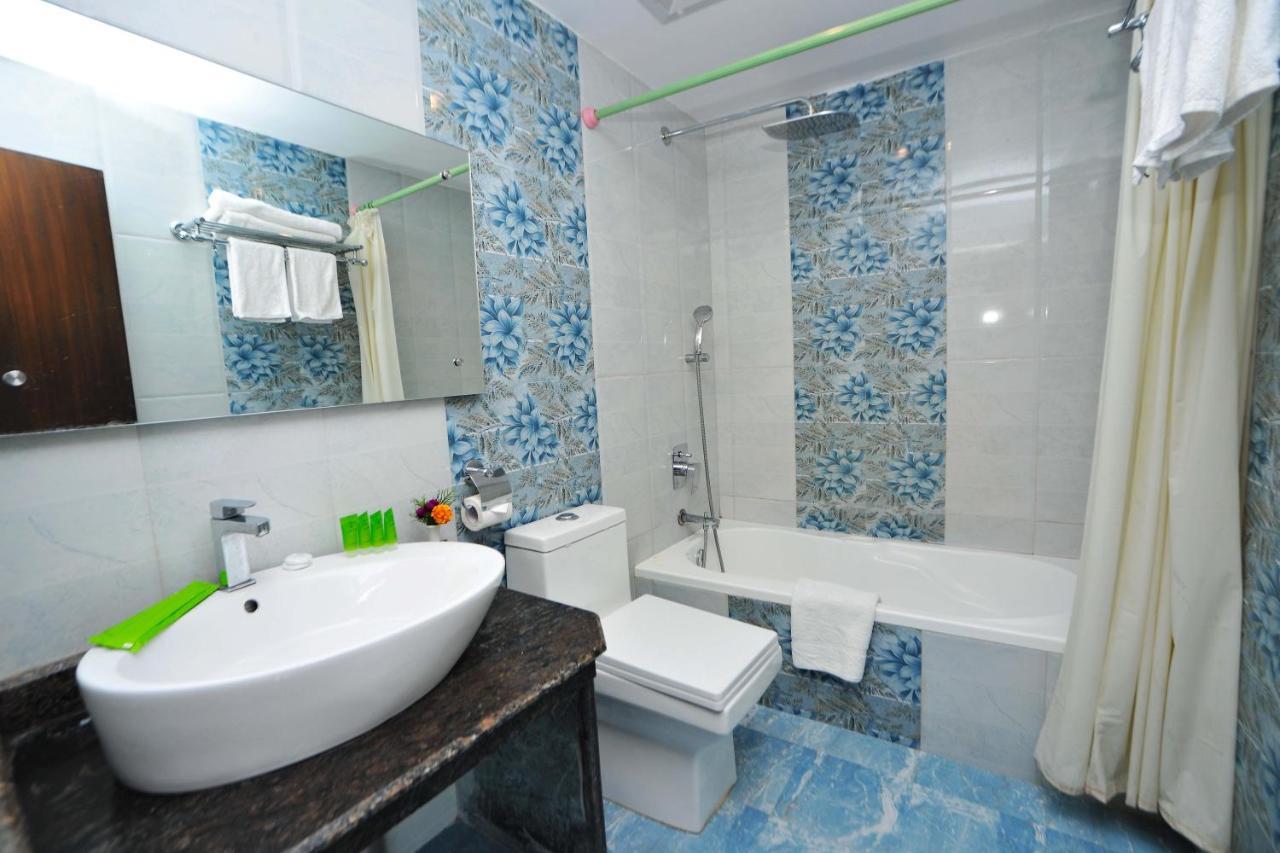 Hotel Dandelion Покхара Экстерьер фото